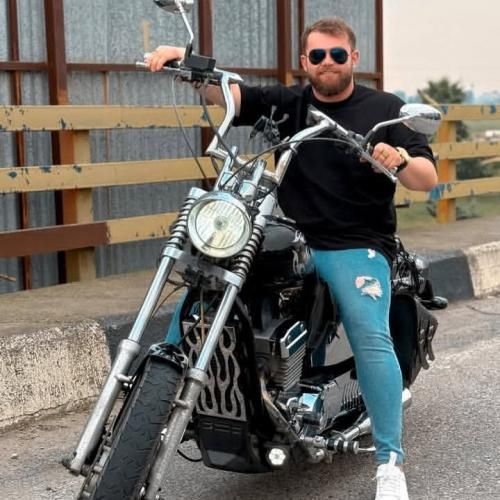 مهیار خلیل زاده جوانی سر بویه